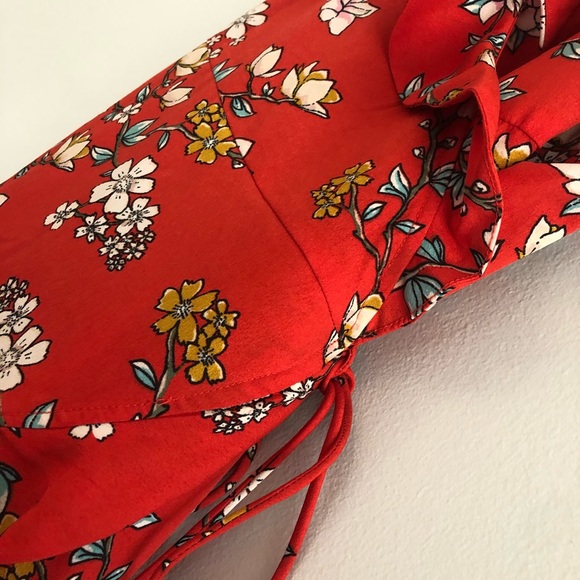 Red floral print wrap dress - Picture 2 of 7